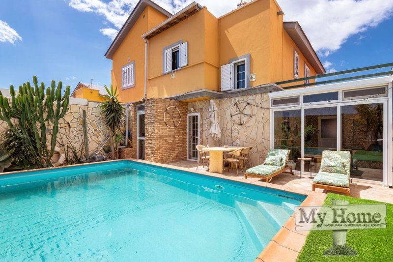 Spectacular villa with private pool