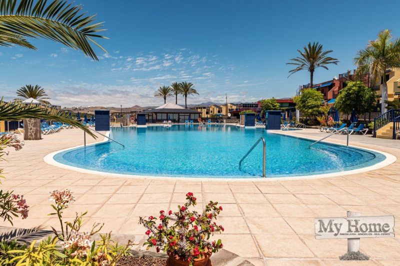 Spectacular triplex in surely one of the most sought-after areas in the south of the island, Meloneras.